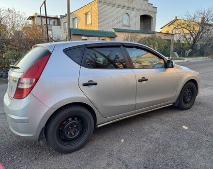Сірий Хендай i30, об'ємом двигуна 1.6 л та пробігом 180 тис. км за 6500 $, фото 1 на Automoto.ua