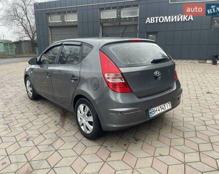 Сірий Хендай i30, об'ємом двигуна 1.58 л та пробігом 210 тис. км за 5999 $, фото 5 на Automoto.ua