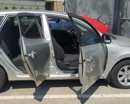 Сірий Хендай i30, об'ємом двигуна 1.58 л та пробігом 260 тис. км за 6500 $, фото 5 на Automoto.ua