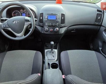 Серый Хендай i30, объемом двигателя 1.6 л и пробегом 175 тыс. км за 7300 $, фото 2 на Automoto.ua