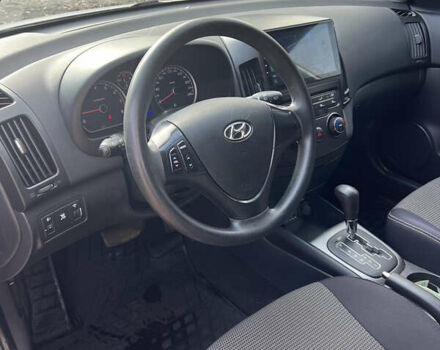 Сірий Хендай i30, об'ємом двигуна 1.59 л та пробігом 177 тис. км за 7499 $, фото 6 на Automoto.ua