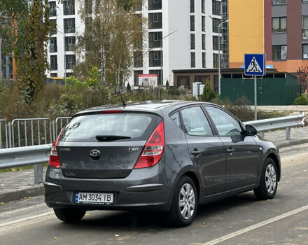 Серый Хендай i30, объемом двигателя 1.4 л и пробегом 154 тыс. км за 6300 $, фото 9 на Automoto.ua