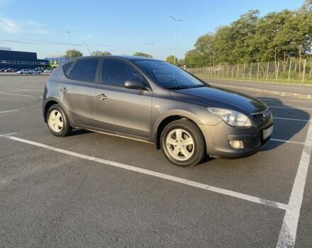 Серый Хендай i30, объемом двигателя 1.6 л и пробегом 212 тыс. км за 5800 $, фото 4 на Automoto.ua