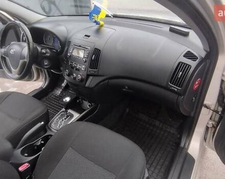 Серый Хендай i30, объемом двигателя 1.58 л и пробегом 260 тыс. км за 5999 $, фото 13 на Automoto.ua