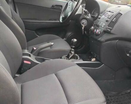 Серый Хендай i30, объемом двигателя 1.4 л и пробегом 280 тыс. км за 5799 $, фото 16 на Automoto.ua