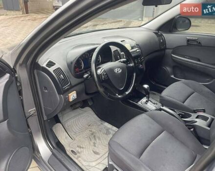 Сірий Хендай i30, об'ємом двигуна 1.58 л та пробігом 210 тис. км за 5999 $, фото 9 на Automoto.ua