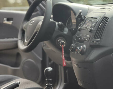 Серый Хендай i30, объемом двигателя 1.4 л и пробегом 154 тыс. км за 6300 $, фото 18 на Automoto.ua