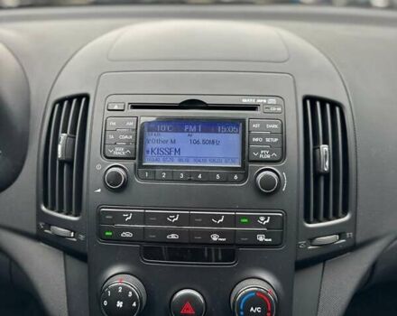 Серый Хендай i30, объемом двигателя 1.4 л и пробегом 201 тыс. км за 6800 $, фото 17 на Automoto.ua