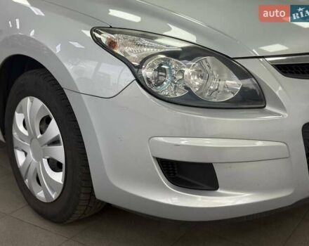 Серый Хендай i30, объемом двигателя 1.4 л и пробегом 202 тыс. км за 5990 $, фото 2 на Automoto.ua
