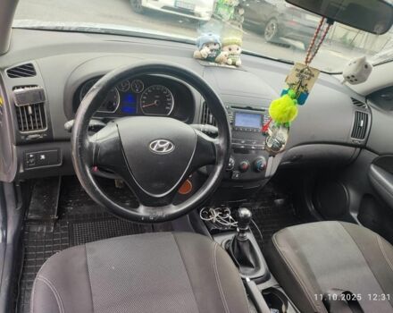 Серый Хендай i30, объемом двигателя 1.4 л и пробегом 200 тыс. км за 5300 $, фото 1 на Automoto.ua