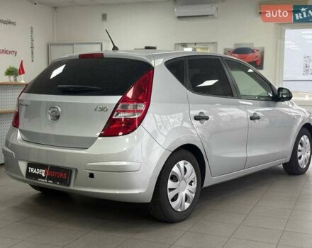 Серый Хендай i30, объемом двигателя 1.4 л и пробегом 202 тыс. км за 5990 $, фото 7 на Automoto.ua
