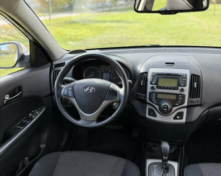 Хендай i30 2009 в Киеве на Automoto.ua Серый Хендай i30, объемом двигателя 1.59 л и пробегом 181 тыс. км за 6500 $, фото 26 на Automoto.ua