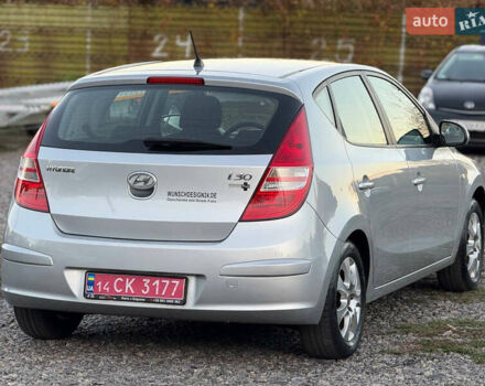 Серый Хендай i30, объемом двигателя 1.6 л и пробегом 235 тыс. км за 7999 $, фото 5 на Automoto.ua