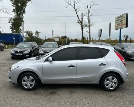 Серый Хендай i30, объемом двигателя 1.4 л и пробегом 201 тыс. км за 6800 $, фото 4 на Automoto.ua