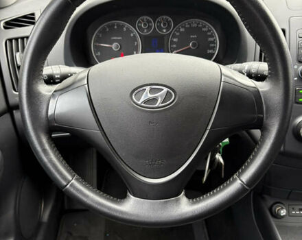 Серый Хендай i30, объемом двигателя 1.4 л и пробегом 218 тыс. км за 5950 $, фото 11 на Automoto.ua