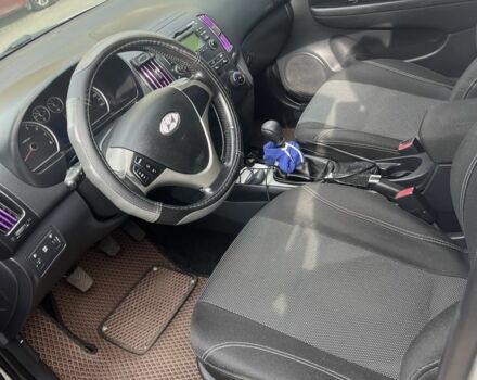 Сірий Хендай i30, об'ємом двигуна 1.4 л та пробігом 250 тис. км за 5500 $, фото 2 на Automoto.ua