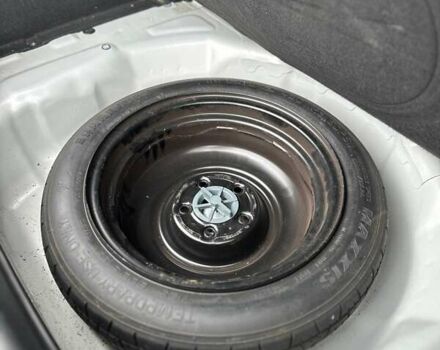 Серый Хендай i30, объемом двигателя 1.4 л и пробегом 201 тыс. км за 6800 $, фото 12 на Automoto.ua