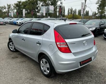 Серый Хендай i30, объемом двигателя 1.4 л и пробегом 201 тыс. км за 6800 $, фото 7 на Automoto.ua