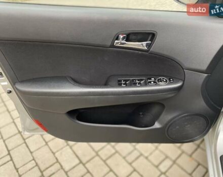 Серый Хендай i30, объемом двигателя 1.59 л и пробегом 182 тыс. км за 6999 $, фото 12 на Automoto.ua