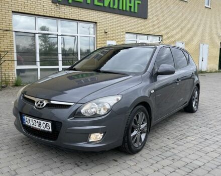 Сірий Хендай i30, об'ємом двигуна 1.4 л та пробігом 242 тис. км за 4500 $, фото 2 на Automoto.ua