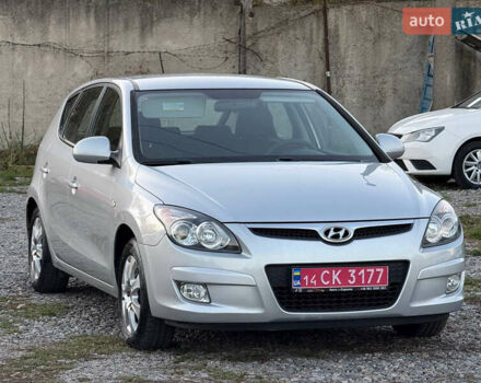 Серый Хендай i30, объемом двигателя 1.6 л и пробегом 235 тыс. км за 7999 $, фото 6 на Automoto.ua