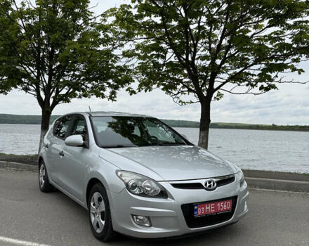 Серый Хендай i30, объемом двигателя 1.59 л и пробегом 173 тыс. км за 5950 $, фото 5 на Automoto.ua