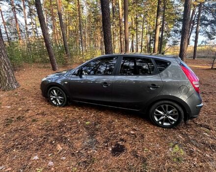 Серый Хендай i30, объемом двигателя 1.4 л и пробегом 242 тыс. км за 4700 $, фото 3 на Automoto.ua