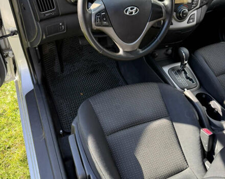 Хендай i30 2009 в Киеве на Automoto.ua Серый Хендай i30, объемом двигателя 1.59 л и пробегом 181 тыс. км за 6500 $, фото 18 на Automoto.ua
