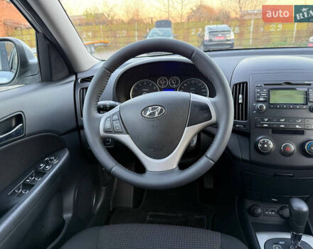 Серый Хендай i30, объемом двигателя 1.6 л и пробегом 235 тыс. км за 7999 $, фото 9 на Automoto.ua