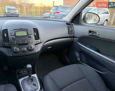 Серый Хендай i30, объемом двигателя 1.6 л и пробегом 235 тыс. км за 7999 $, фото 8 на Automoto.ua