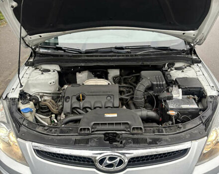 Сірий Хендай i30, об'ємом двигуна 1.4 л та пробігом 198 тис. км за 5700 $, фото 13 на Automoto.ua