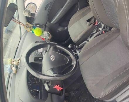 Серый Хендай i30, объемом двигателя 1.4 л и пробегом 200 тыс. км за 5300 $, фото 4 на Automoto.ua