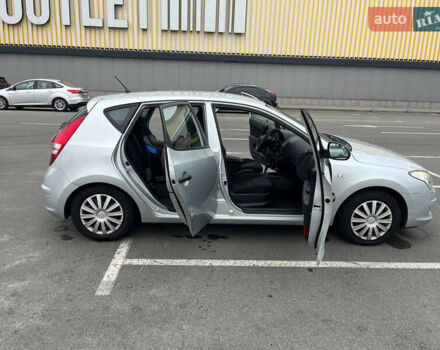 Сірий Хендай i30, об'ємом двигуна 1.6 л та пробігом 192 тис. км за 6600 $, фото 7 на Automoto.ua