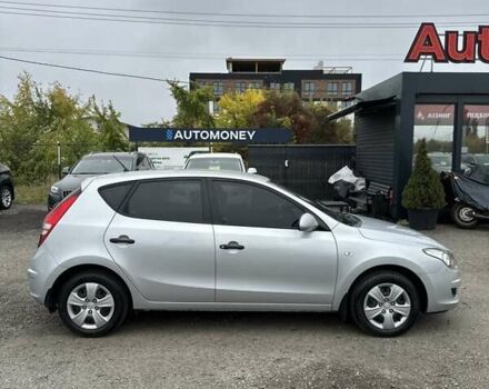 Серый Хендай i30, объемом двигателя 1.4 л и пробегом 201 тыс. км за 6800 $, фото 3 на Automoto.ua