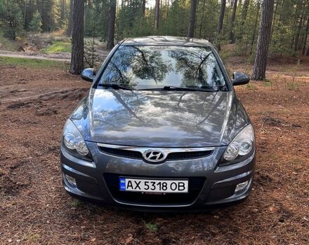 Серый Хендай i30, объемом двигателя 1.4 л и пробегом 242 тыс. км за 4700 $, фото 2 на Automoto.ua