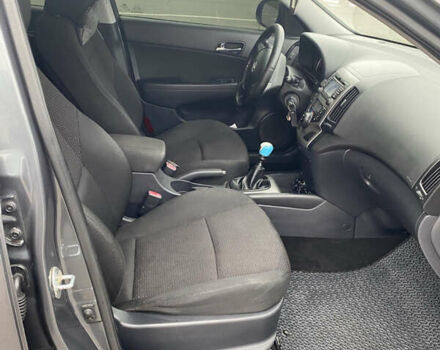 Серый Хендай i30, объемом двигателя 1.58 л и пробегом 212 тыс. км за 6500 $, фото 11 на Automoto.ua