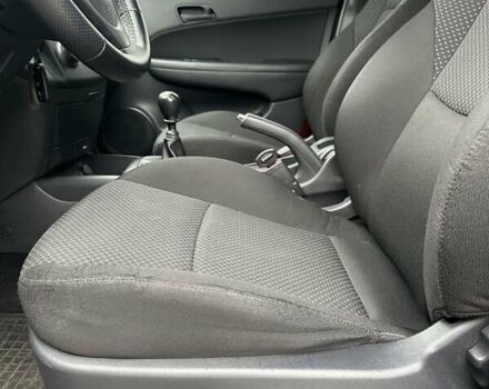 Серый Хендай i30, объемом двигателя 1.4 л и пробегом 201 тыс. км за 6800 $, фото 23 на Automoto.ua