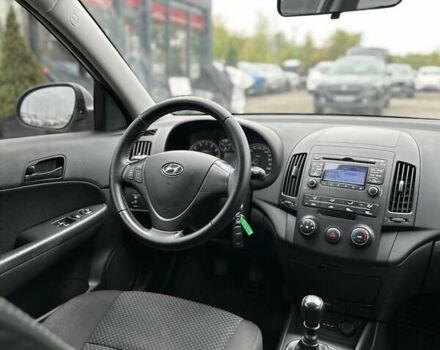Серый Хендай i30, объемом двигателя 1.4 л и пробегом 201 тыс. км за 6800 $, фото 26 на Automoto.ua