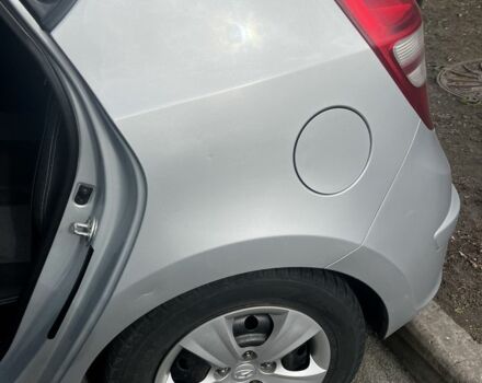 Сірий Хендай i30, об'ємом двигуна 1.4 л та пробігом 250 тис. км за 5500 $, фото 5 на Automoto.ua