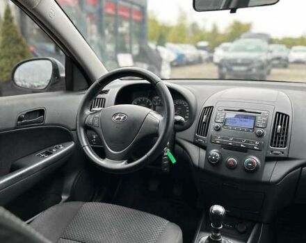 Серый Хендай i30, объемом двигателя 1.4 л и пробегом 201 тыс. км за 6800 $, фото 15 на Automoto.ua