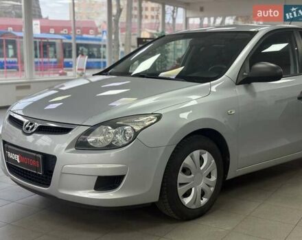 Серый Хендай i30, объемом двигателя 1.4 л и пробегом 202 тыс. км за 5990 $, фото 5 на Automoto.ua
