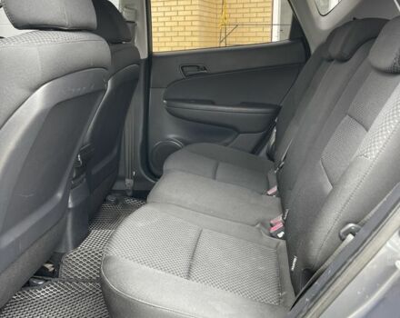 Сірий Хендай i30, об'ємом двигуна 1.4 л та пробігом 242 тис. км за 4500 $, фото 17 на Automoto.ua