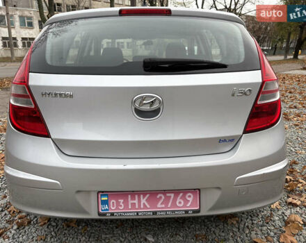 Серый Хендай i30, объемом двигателя 1.4 л и пробегом 218 тыс. км за 5950 $, фото 1 на Automoto.ua