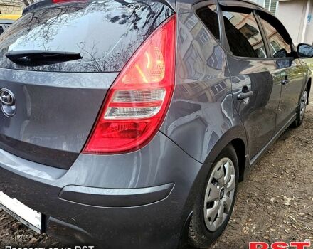 Серый Хендай i30, объемом двигателя 1.6 л и пробегом 230 тыс. км за 7800 $, фото 6 на Automoto.ua