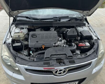 Серый Хендай i30, объемом двигателя 1.6 л и пробегом 199 тыс. км за 3500 $, фото 4 на Automoto.ua