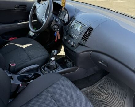 Сірий Хендай i30, об'ємом двигуна 1.6 л та пробігом 187 тис. км за 7100 $, фото 6 на Automoto.ua