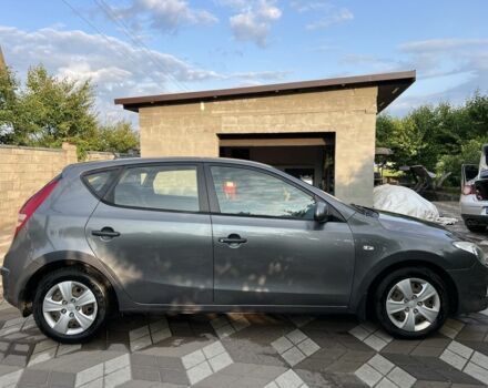 Серый Хендай i30, объемом двигателя 1.6 л и пробегом 162 тыс. км за 7200 $, фото 3 на Automoto.ua