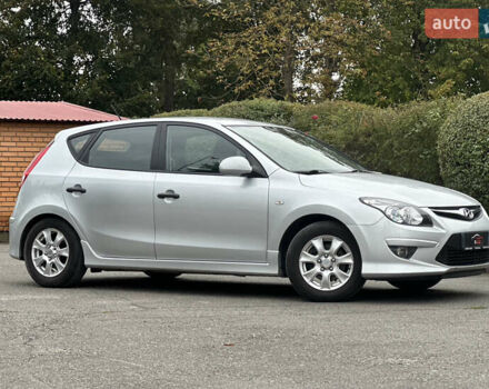 Серый Хендай i30, объемом двигателя 1.4 л и пробегом 126 тыс. км за 7400 $, фото 9 на Automoto.ua