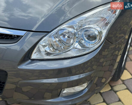 Серый Хендай i30, объемом двигателя 1.6 л и пробегом 172 тыс. км за 9300 $, фото 5 на Automoto.ua