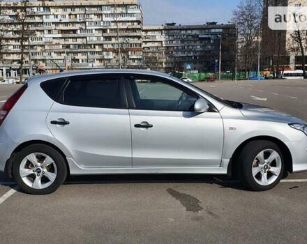 Сірий Хендай i30, об'ємом двигуна 1.59 л та пробігом 203 тис. км за 7300 $, фото 24 на Automoto.ua